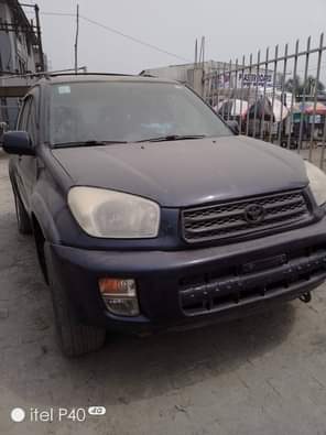A picture of Toyota RAV4 baked on first body buy and drive 2004