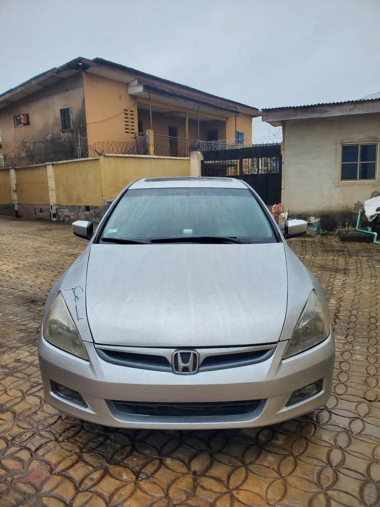 A picture of 2007 Honda accord Dc discussion continue