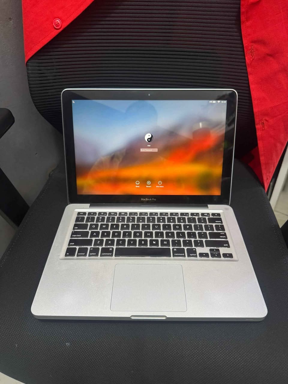 A picture of 270 0000 MACBOOK PRO CORE i5 RAM 4GB 500GB 13