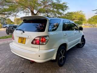 A picture of  TOYOTA_HARRIER_0620356906
