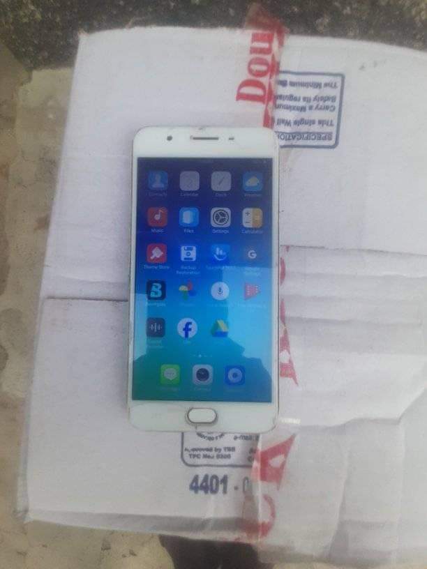 A picture of Simu aina ya OPPO F1s