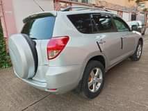 A picture of Toyota RAV4 anne 2008 bote automatique 7 place nouvellement immatricul