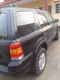 A picture of 2004 Ford Escape