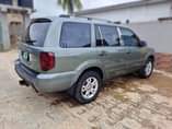 A picture of 2004 Honda Pilot Jeep