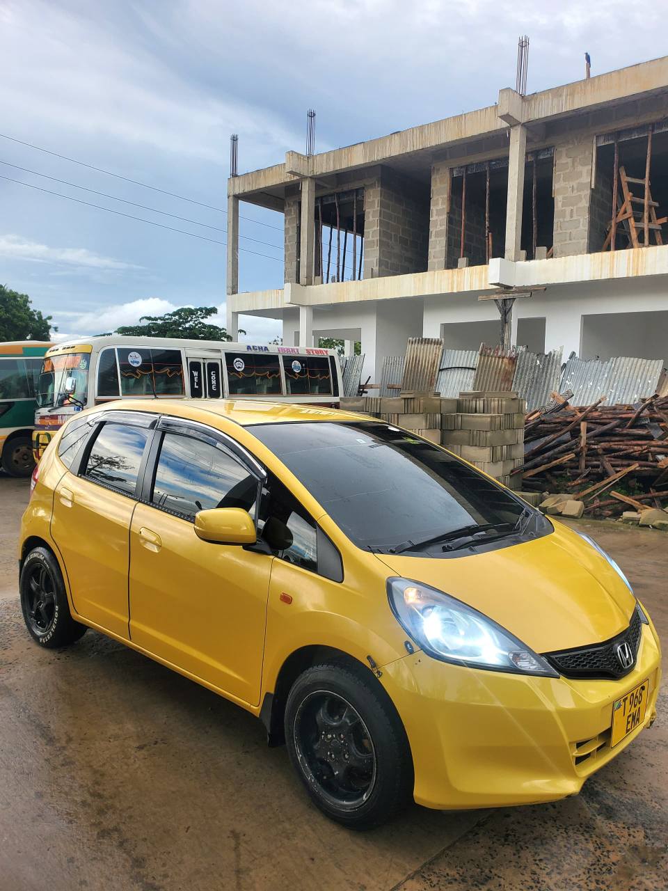 A picture of Honda fit