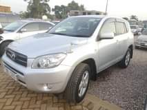 A picture of Rav4 4sale call me on 256751331103 or what app is