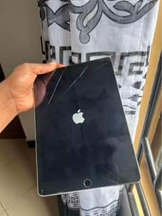 A picture of Ipad air 2 64gb simcard
