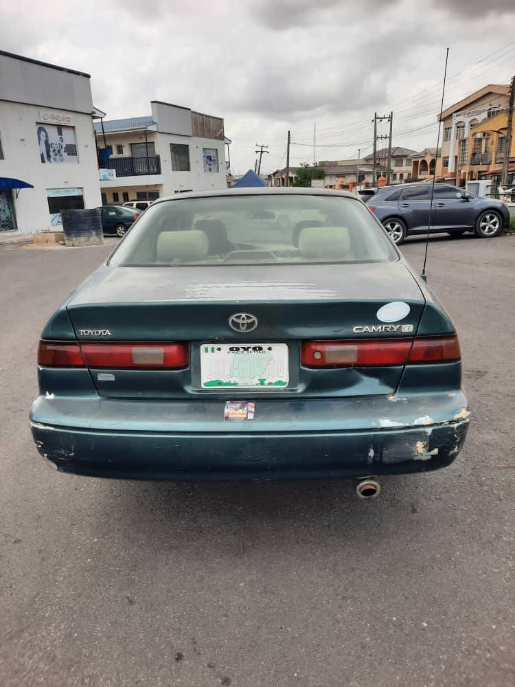 A picture of Fast fingers Toyota Camry pencil First body engine is tapping