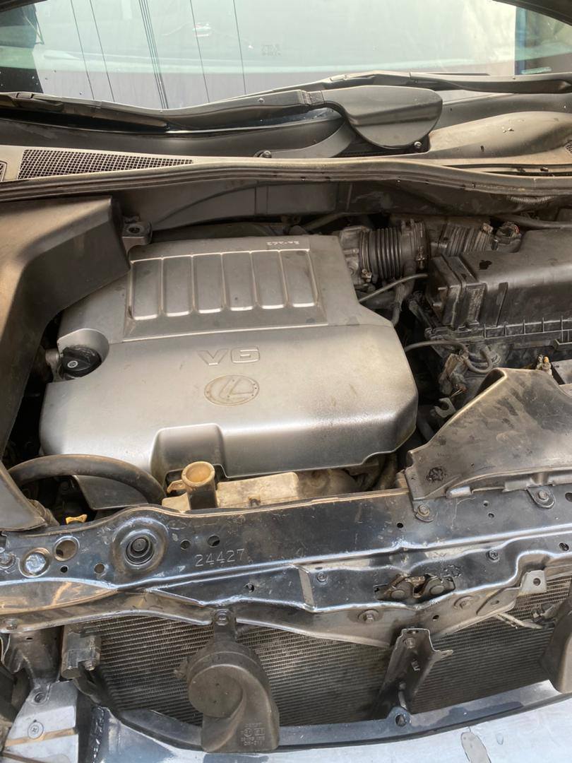 A picture of Lexus Rx 330 2005 model