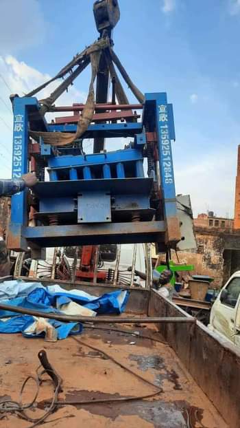 A picture of Electric block machine on sale