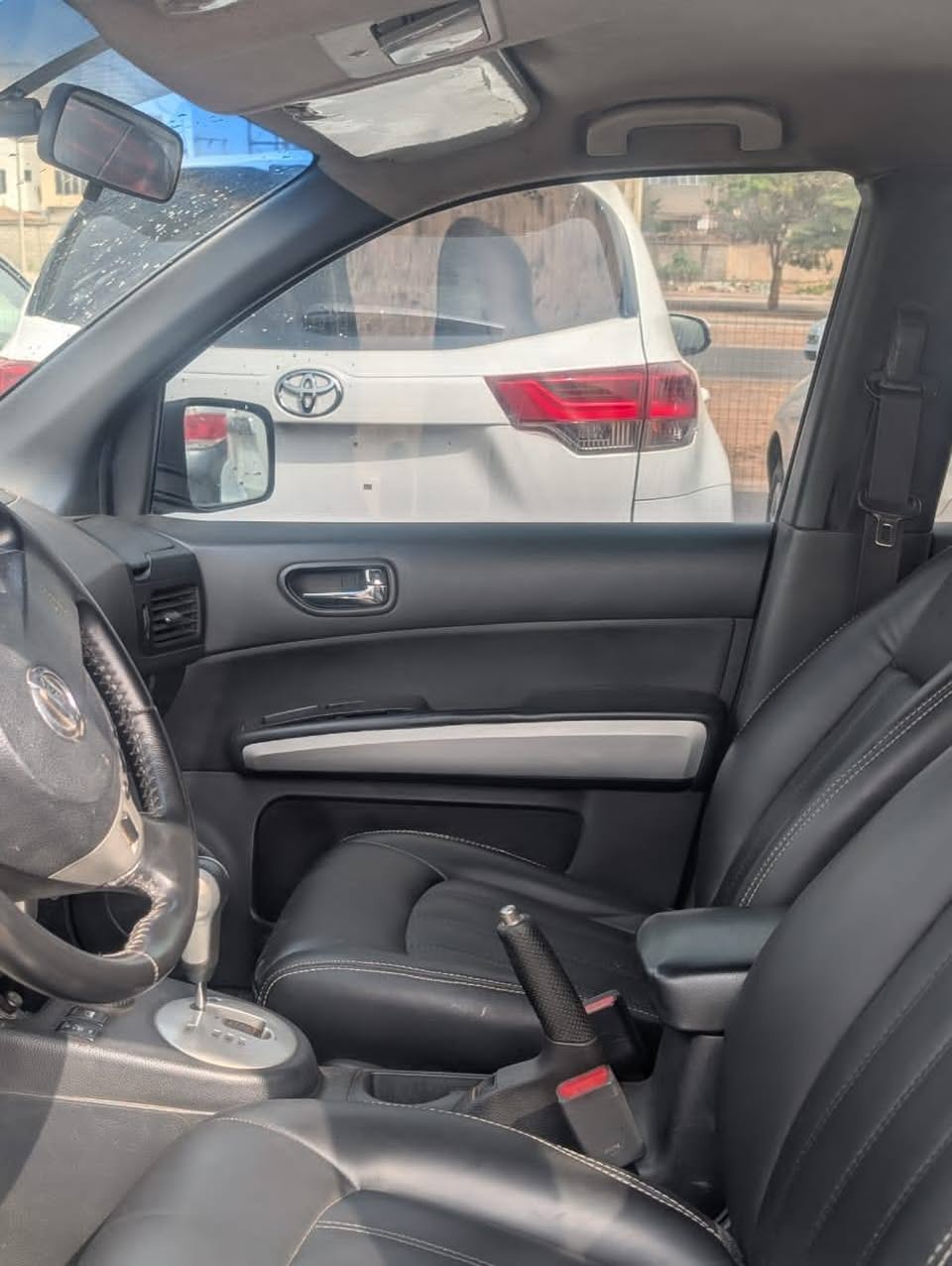 A picture of NISSAN X TRAIL 2011 MODEL NEATLY USED UNTEMPERED ENGINE AND