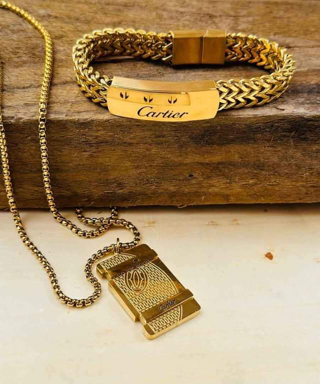 A picture of CHAIN AND BRACELET