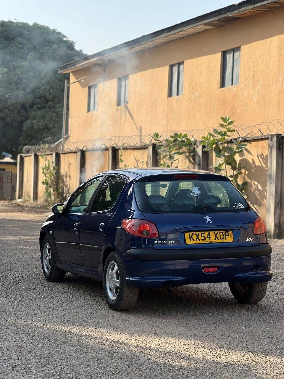 A picture of 2004 Peugeot 206 206