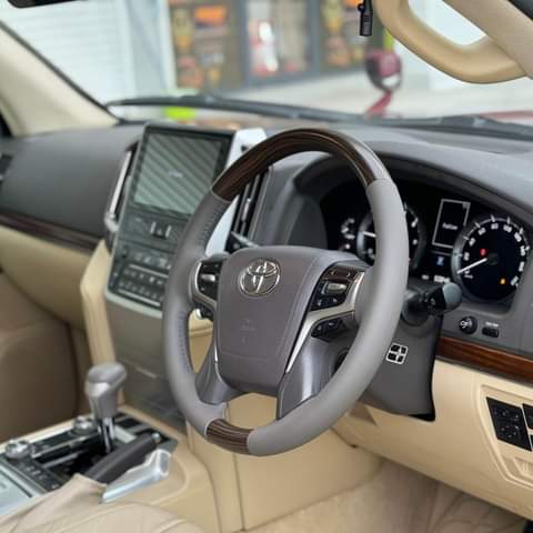 A picture of LANDCRUISER VX