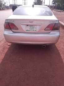 A picture of lexus ES300