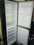 A picture of nauza fridge used linafanya kazi vizuri sana bei laki 3