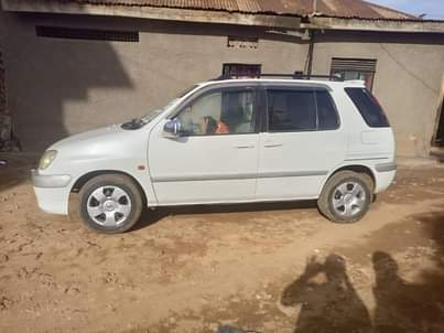 A picture of Toyota raum