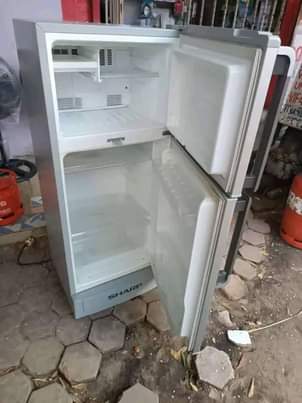 A picture of SHARP FRIJI MPYAA 0786494436