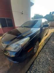 A picture of Lexus es330 Everything is working Very neat car Owerri imo