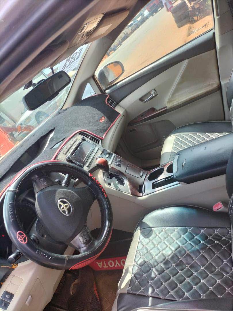 A picture of Dealers dealToyota venza 2009 model..keyless with v6 Untempered engine and