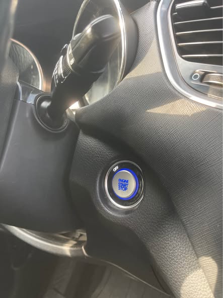 A picture of Direct Tokumbo 2017 Hyundai Santa Fe
