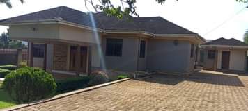 A picture of Large Family House located in Jomayi NALUMUNYE 4 bedrooms 3