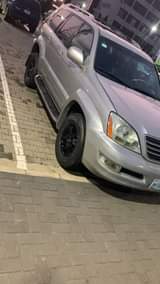 A picture of 2005 Lexus GX470 Yes