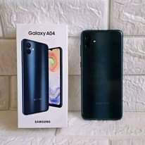 A picture of Samsung Phones on Loan and cash call or watsApp 0743248094