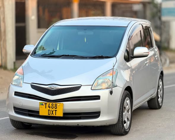 A picture of TOYOTA RACTIS DXT Price TZS 12 8M MAONGEZI Year 2005