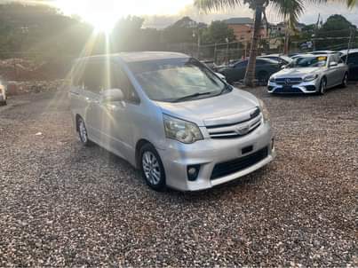 used toyota noah