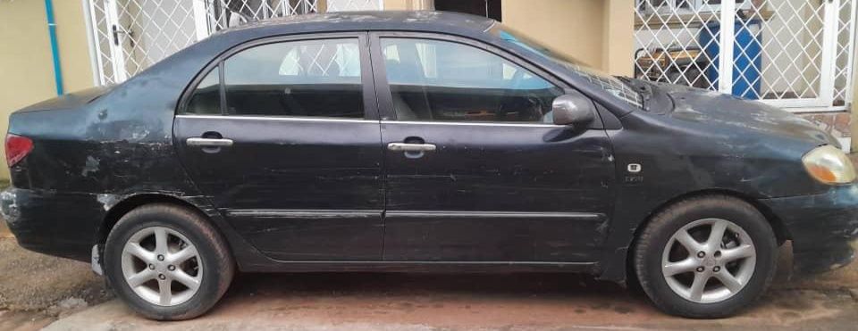 A picture of W Toyota Corolla 2004 Model. Engine dey smoke but Gearbox