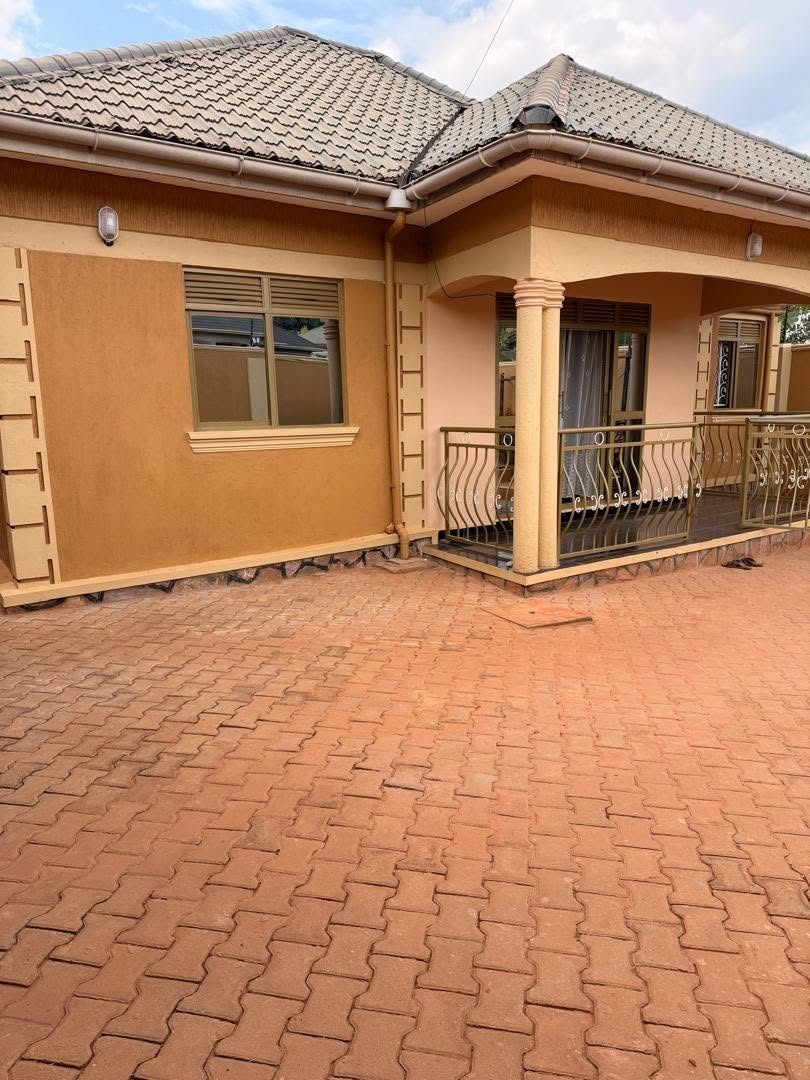 houses entebbe