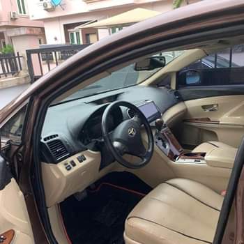 A picture of 2010 Toyota Venza07088153375 Full Option