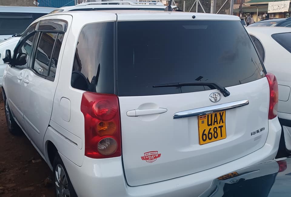 A picture of TOYOTA RAUM UAX PRICE 13.5M 0708 205740