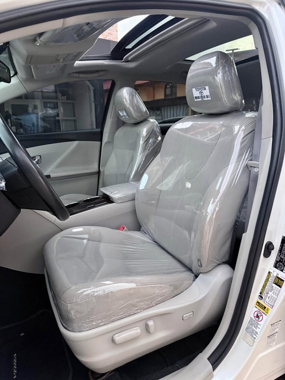 A picture of REG BY MISTAKE TOYOTA VENZA 2010 FULL OPT WITH PANO