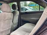 A picture of 2004 model xle 4 plug