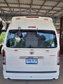 A picture of 2011 TOYOTA COMMUTER
