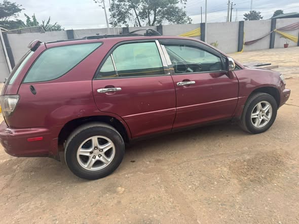 A picture of LEXUS RX300 2003 MODEL