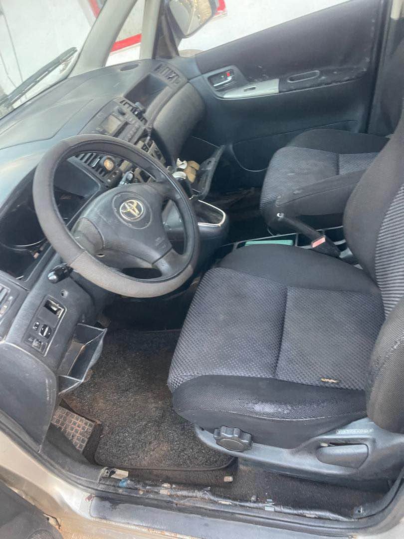 A picture of Naija used Toyota corolla Obama manual for 1 999m only
