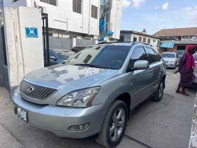 A picture of Reg Toyota Rx330 2005 Model Partly Painted Full Option Clean