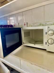 A picture of Microwave