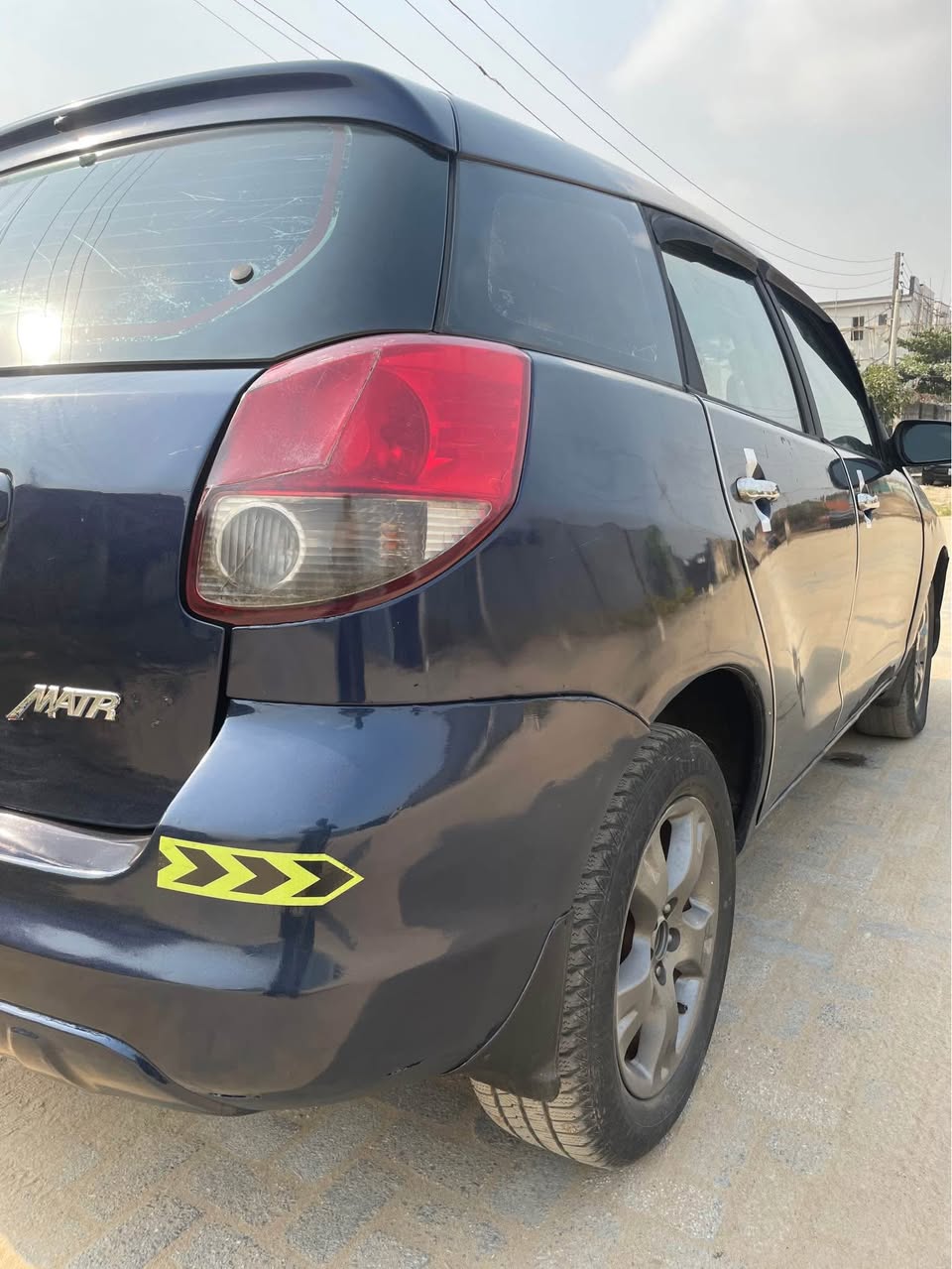 A picture of Awoof Dealers deal. 2004 Toyota matrix in perfect condition