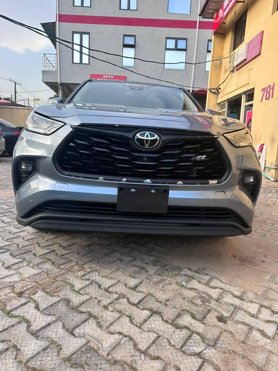 A picture of Toyota Highlander 022