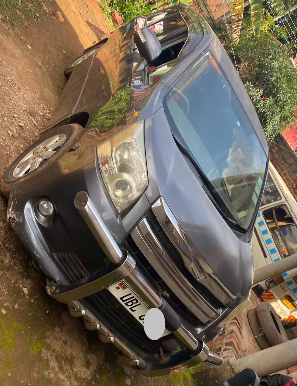 A picture of TOYOTA NOAH
