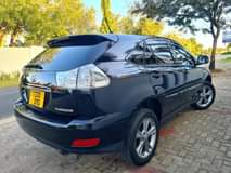 A picture of TOYOTA HARRIER Price 31 2m 5 seat Sensor Lock UnLock