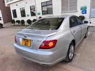 A picture of Toyota mark X