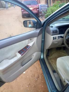 A picture of 2006 Toyota Corolla Very clean and sound Engine and gear