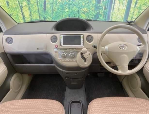 A picture of 2011 Toyota Sienta