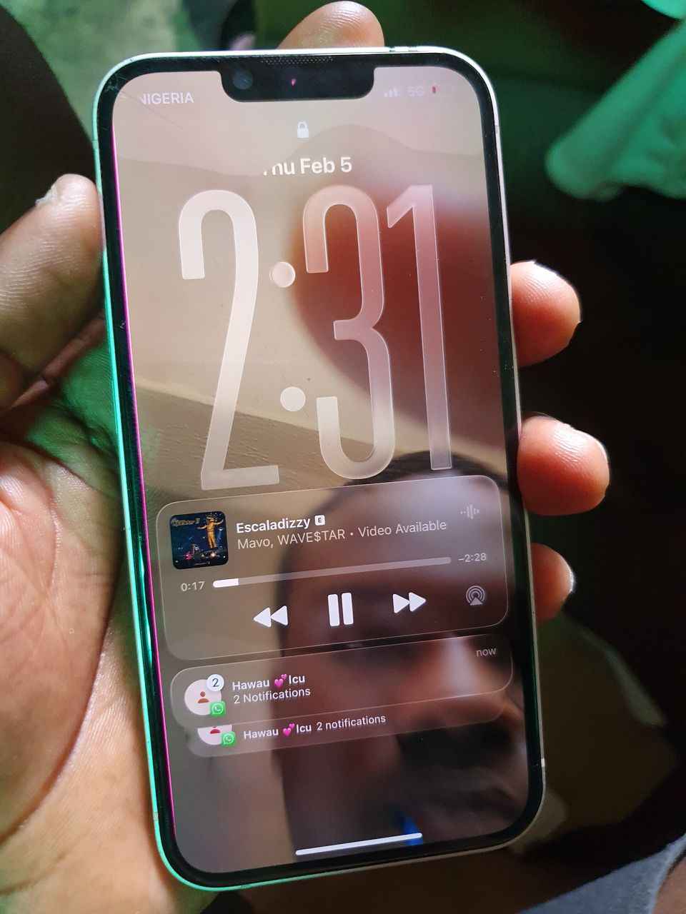 A picture of Iphone 13