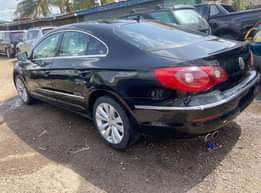 A picture of Volkswagen Passat 2009 First body works perfectly 3.5m only Berger
